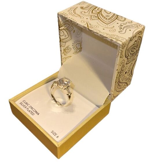 NWT Charter Club Silver-Tone Oval & Baguette-Cut Cubic Zirconia Ring - Picture 4 of 5